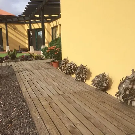 Amarilla Villa *
