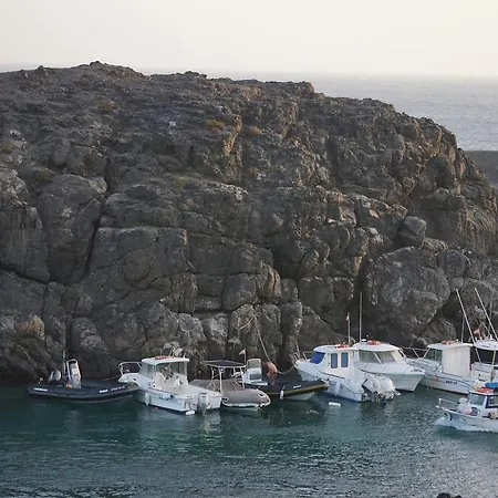Villa Amarilla La Oliva
